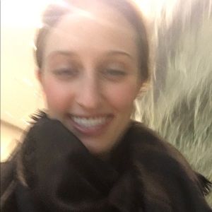 Meet your Posher, Jennifer